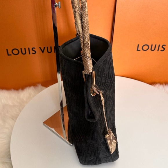 Authentic Rare Louis Vuitton Shoulder bag - Picture 4 of 13